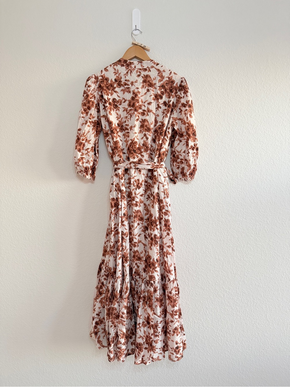 Tuckernuck MILLE Cream Maxi Dress with Rust Floral Print Size small - Picture 10 of 14